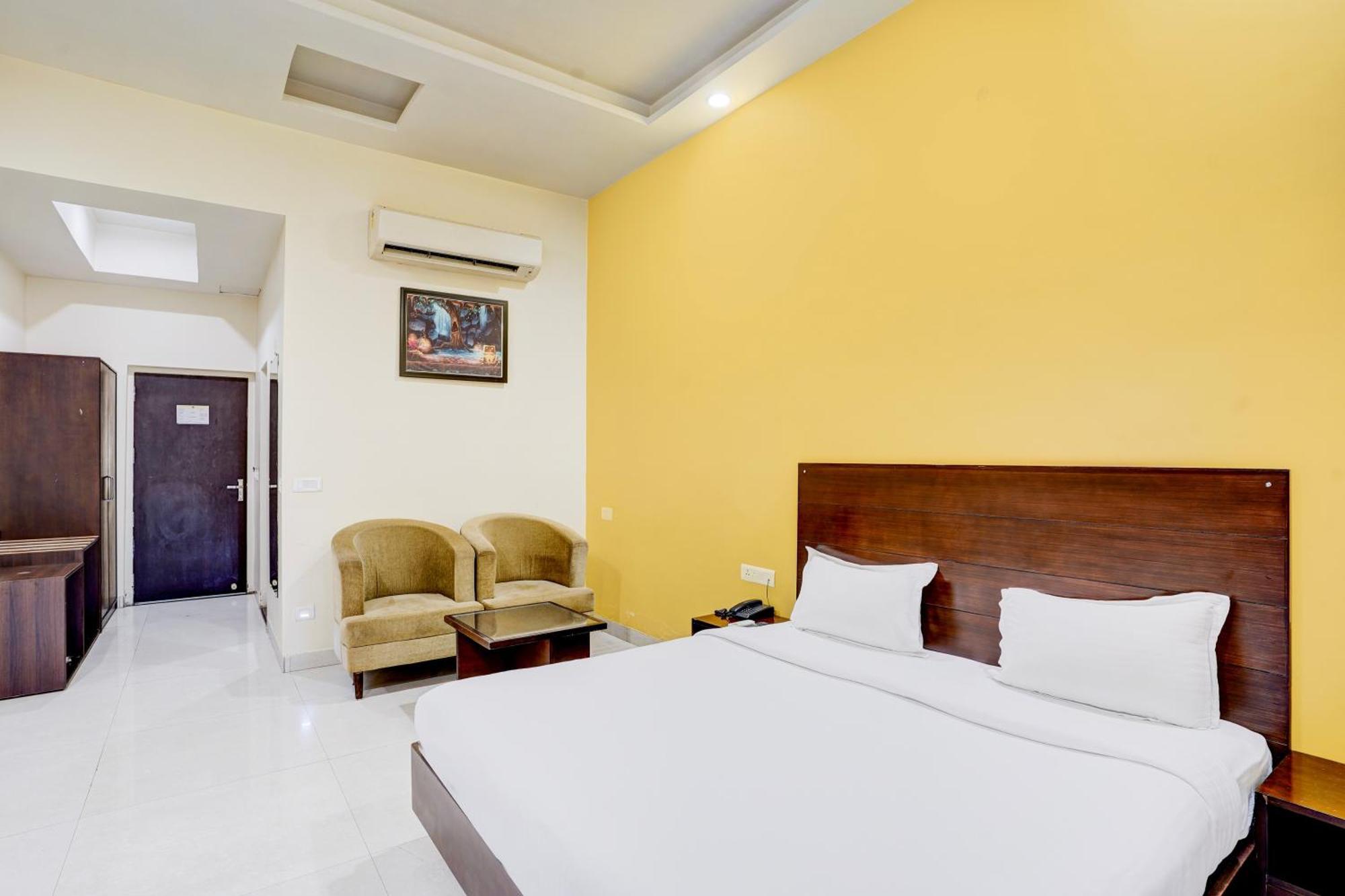 Hotel Amrit Manthan Chittorgarh ภายนอก รูปภาพ